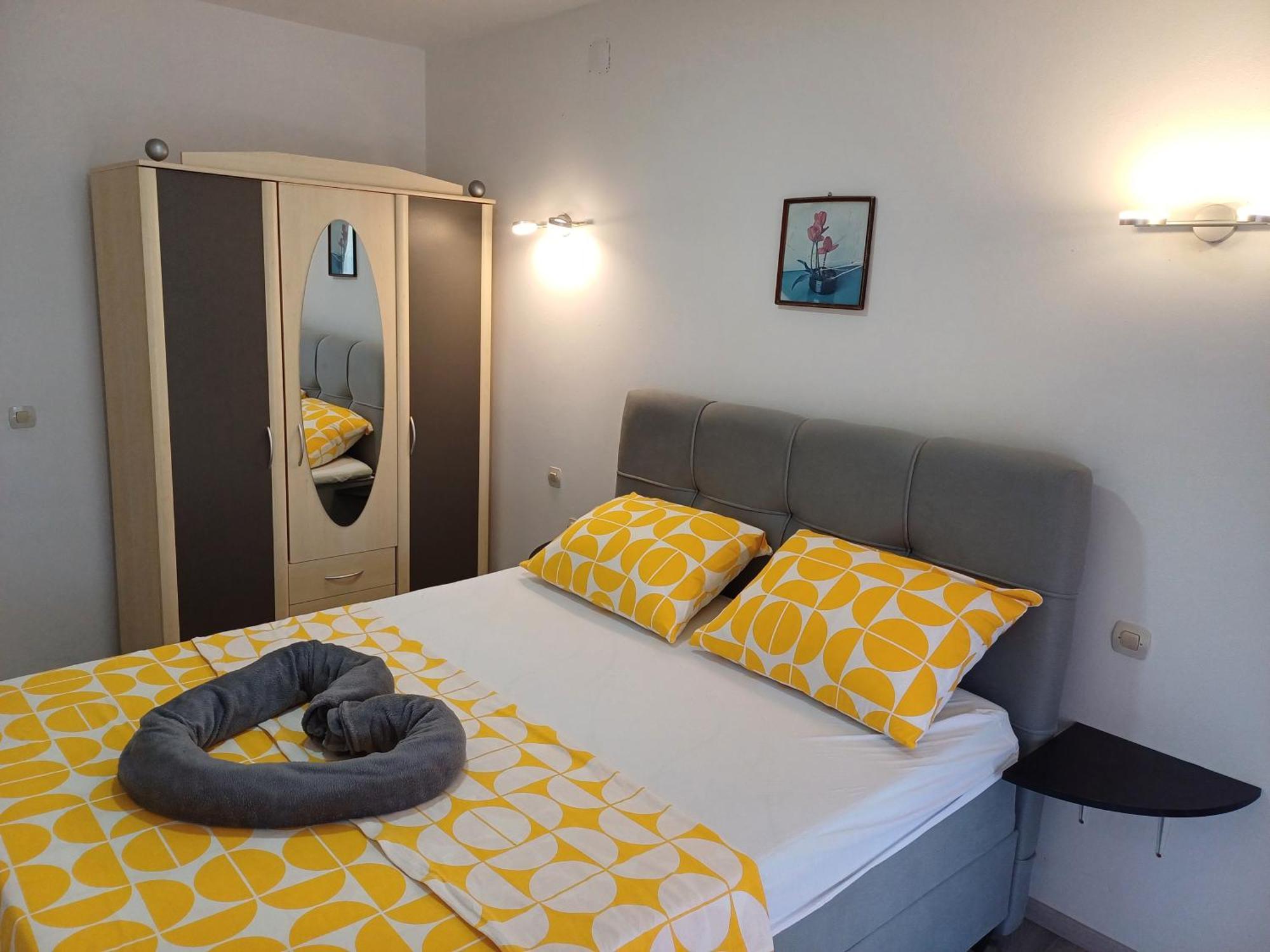 Apartmani Bulajic Krk Town Exterior foto